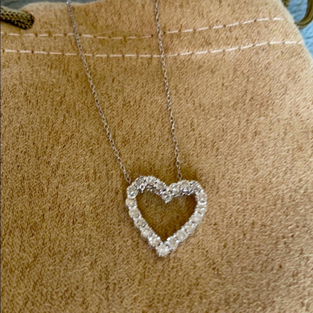 Genuine Round Diamond Heart Silver Pendant w chain